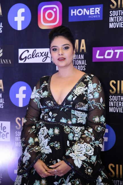 Actress sreemukhi latest images-Anchor Srimukhi, Anchorsrimukhi, Sreemukhi, Srimukhi Mother Photos,Spicy Hot Pics,Images,High Resolution WallPapers Download